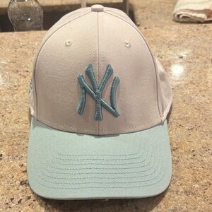New York Yankees Adjustable Baseball Cap